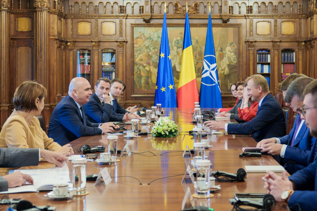 Bolojan și Ciolacu, discuții cu comisarul european pentru buget, Piotr Serafin