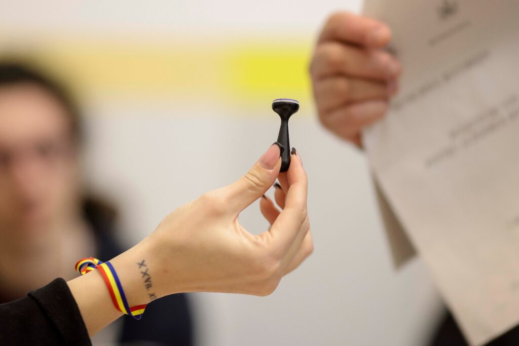 Alegeri prezidențiale 2025: Ce nu ai voie să le faci în cabina de vot