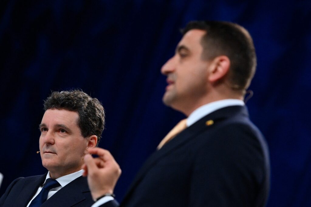 Simion îl acuză pe Nicușor Dan că fuge de dezbatere. Candidații au evitat să se confrunte în campanie
