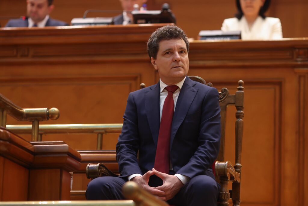 Start complicat pentru formarea guvernului: contre între partide și incertitudini legate de PSD