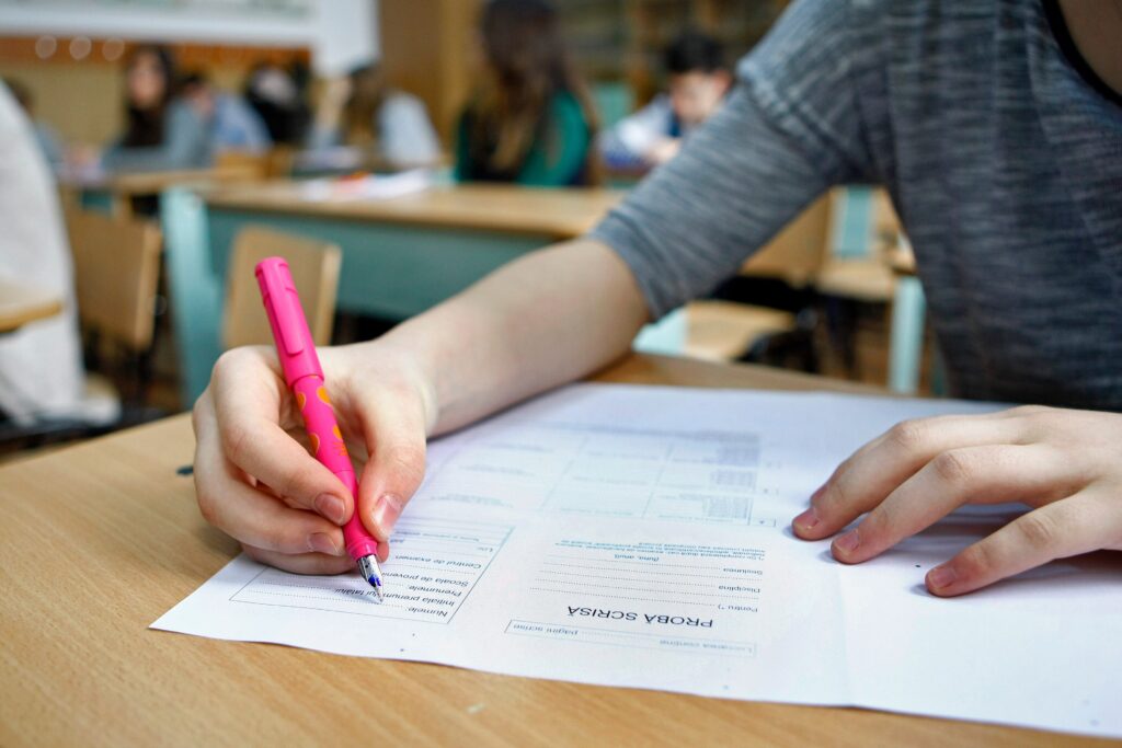 Start la Evaluarea Națională 2025. Ce trebuie să știe elevii despre desfășurarea probelor și contestații