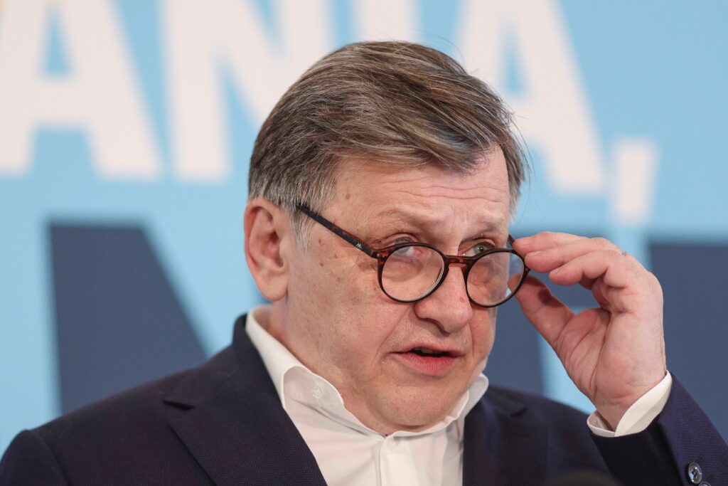 Crin Antonescu: „PSD nu mai controlează lucrurile în țara asta. Puterea, preluată de formațiuni care nu au depășit 13%”