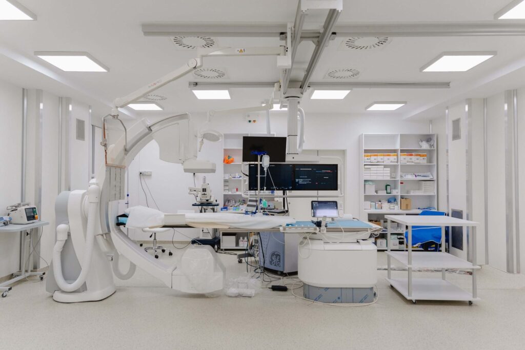 80% din spitalele județene vor avea secții de cardiologie. Numărul medicilor de specialitate va crește cu 10%
