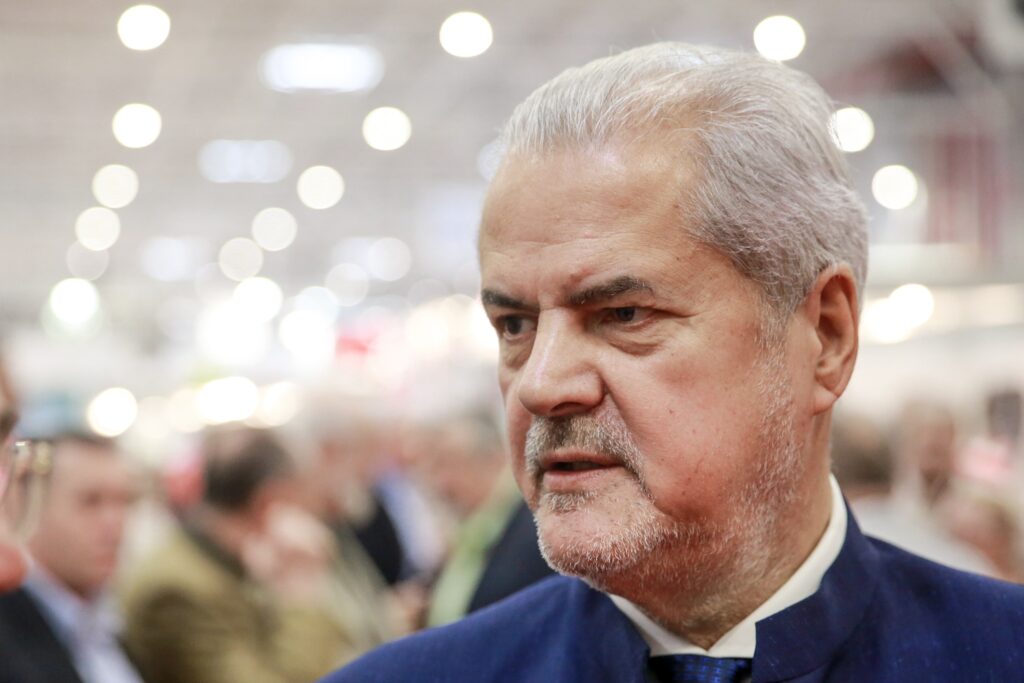 Adrian Năstase spune că dorința lui Băsescu s-a împlinit: PSD a ajuns „a cincea roată” la căruţă. „AUR poate aspira votanții social-democrați”