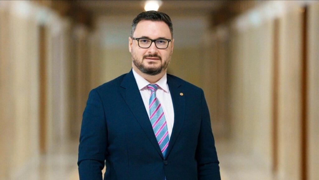 AUR, critici și acuzații la adresa UNTOLD: „Un spectacol al imposturii, un afront la adresa credinței, un abuz asupra publicului”