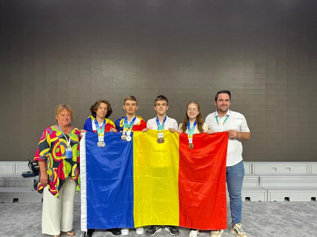 Nouă medalii pentru România la Olimpiada Internațională „Științele Pământului”. Cine sunt elevii premiați în China, la IESO 2025