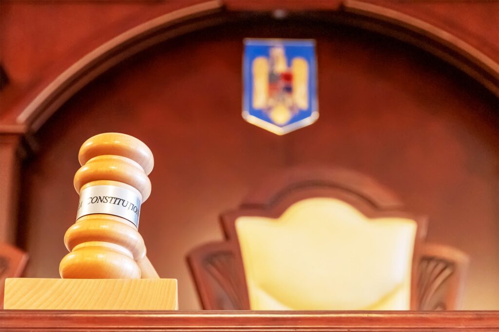 Soarta reformei Bolojan privind pensiile magistraților și PNRR, decisă miercuri de CCR