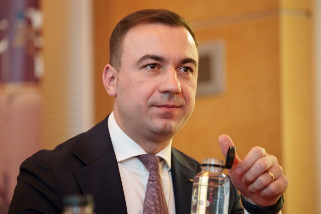 Bogdan Ivan promite ieftiniri la carburanți și facturi mai mici la gaze: „Nu o să fie același scenariu negru”