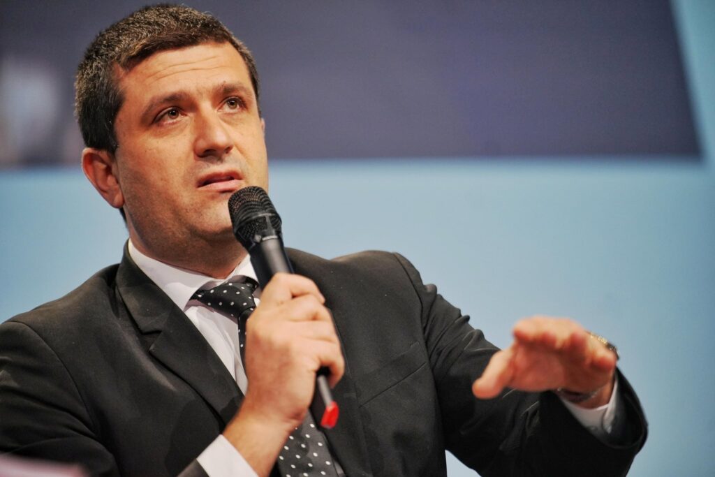 Controverse privind posibila incompatibilitate a ministrului Apărării. Radu Miruță ar fi anchetat de ANI SURSE