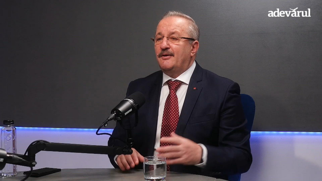 Dîncu îl suspectează pe ministrul Apărării că vrea să își pună oamenii lui în poziții cheie. „Sper să nu fie cum a fost la fabrica de armament de la Sadu”