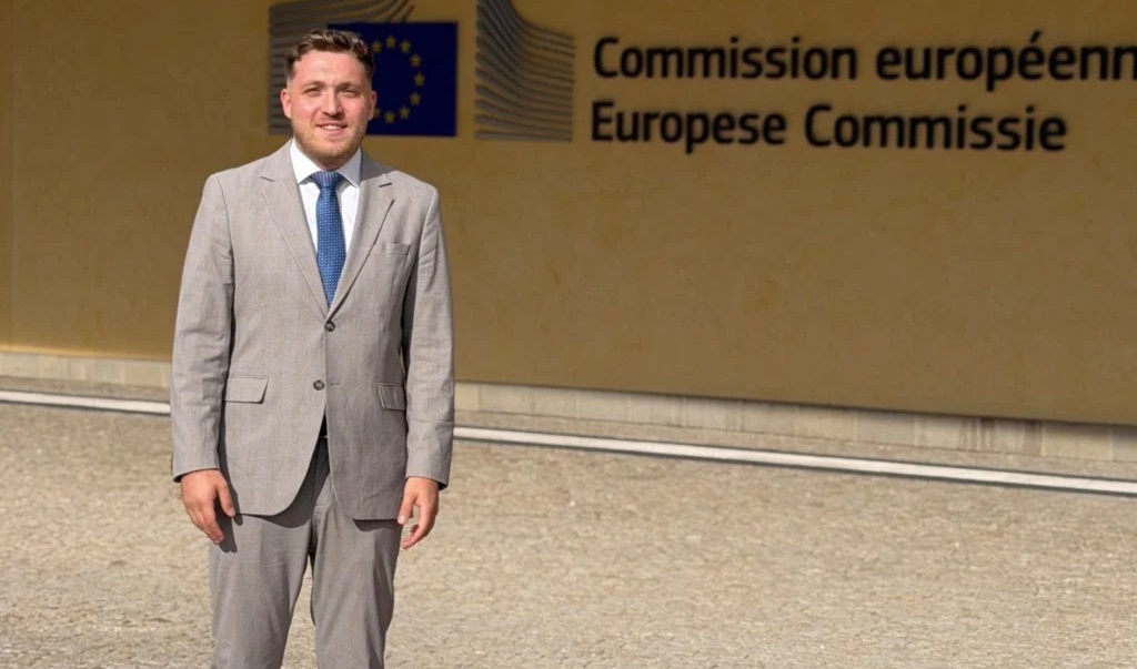 Cine este Casian Vlașcu? O carieră construită între administrație, politică și comunicare.